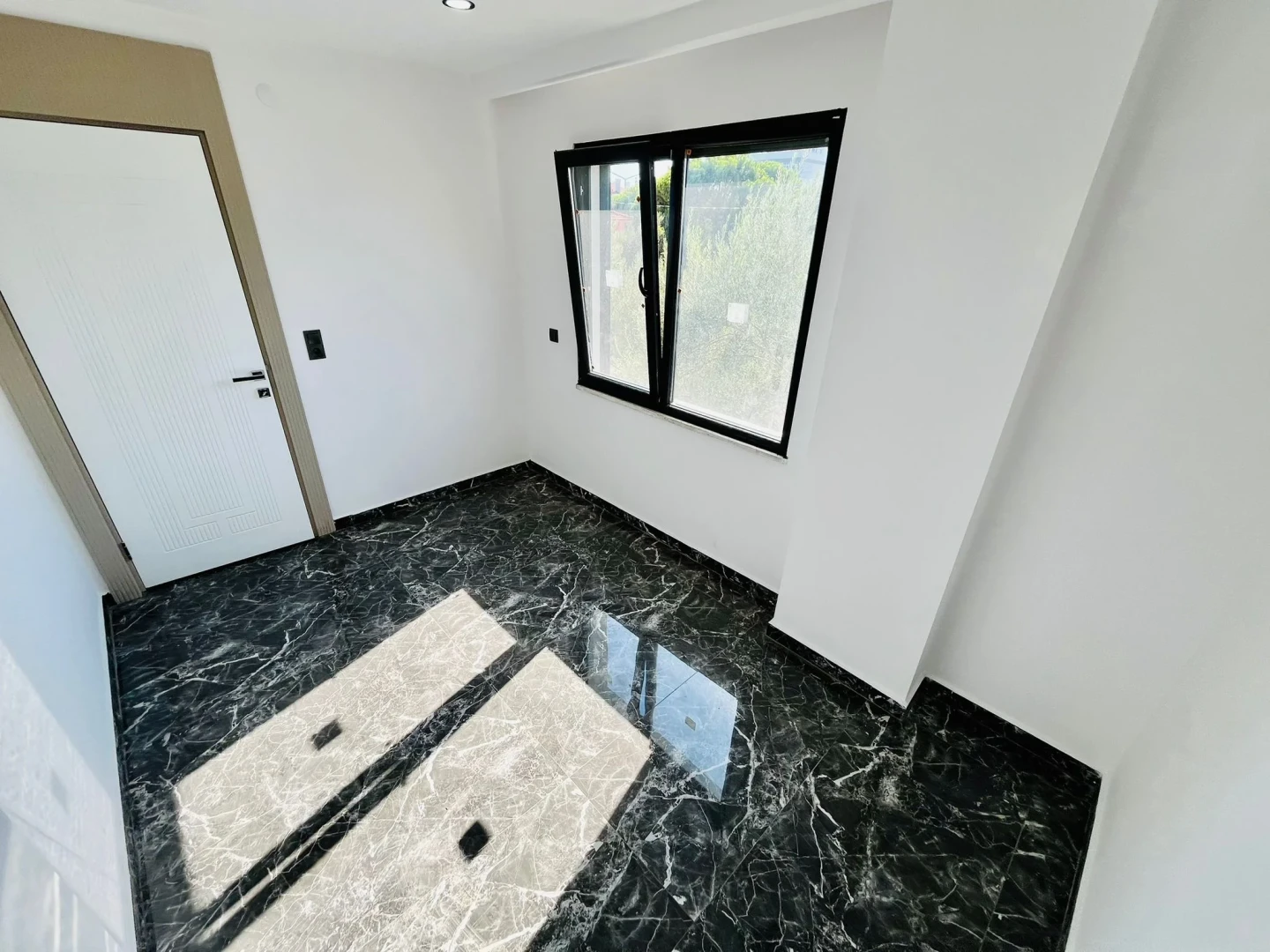 YÜKSELDEN ZEYTİNLİDE AYRI MUTFAK ULTRA LÜKS TASARIM 5+1 VİLLA