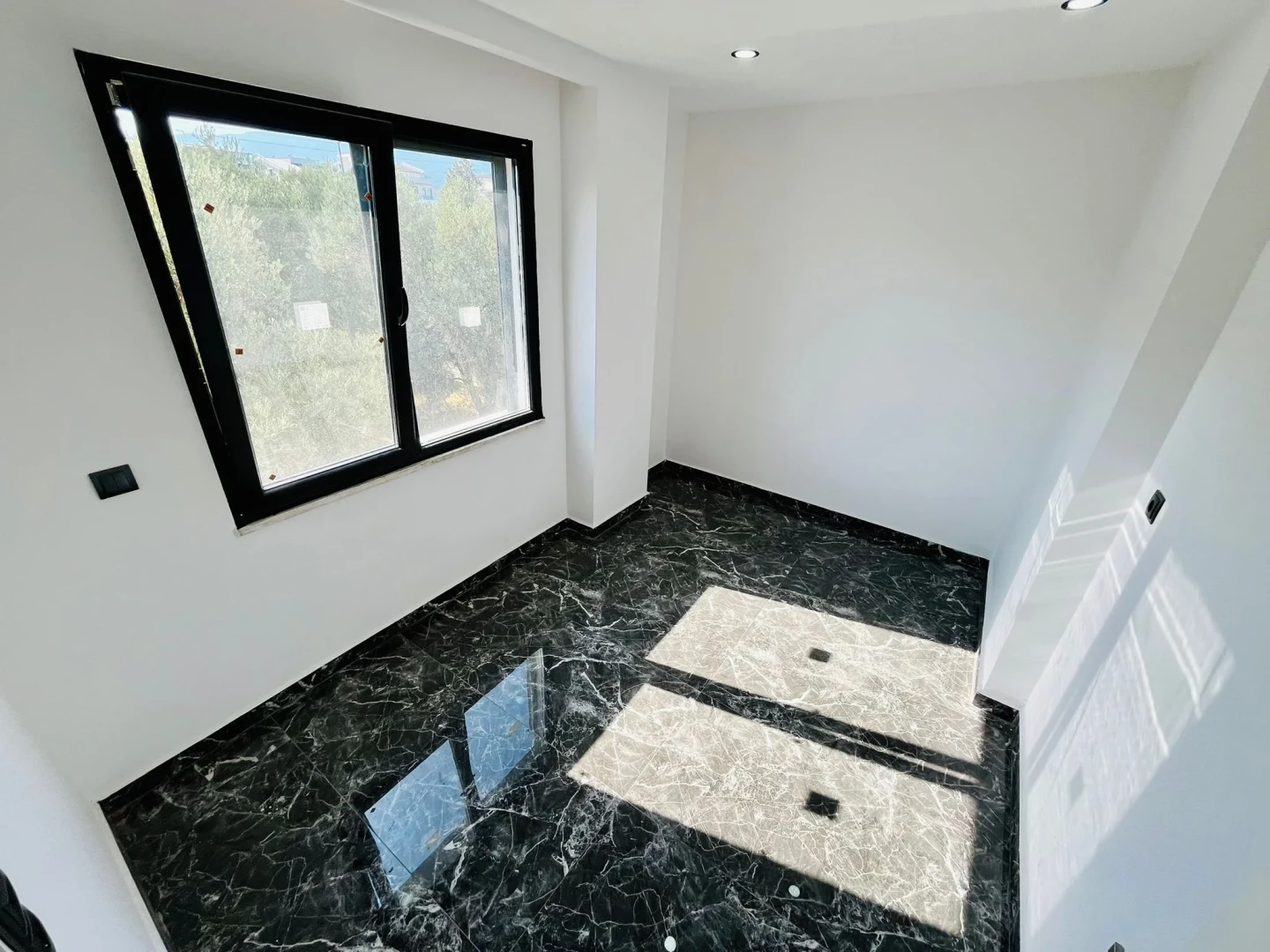 YÜKSELDEN ZEYTİNLİDE AYRI MUTFAK ULTRA LÜKS TASARIM 5+1 VİLLA