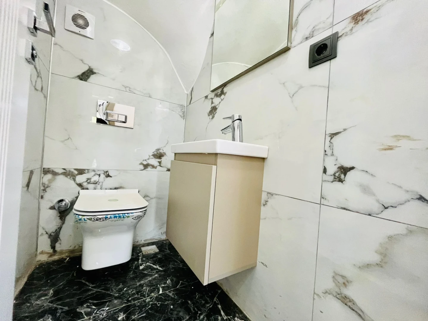 YÜKSELDEN ZEYTİNLİDE AYRI MUTFAK ULTRA LÜKS TASARIM 5+1 VİLLA