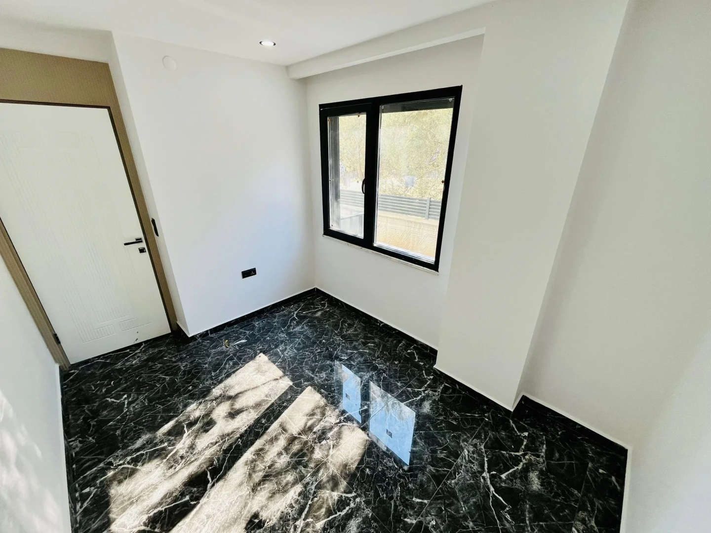 YÜKSELDEN ZEYTİNLİDE AYRI MUTFAK ULTRA LÜKS TASARIM 5+1 VİLLA