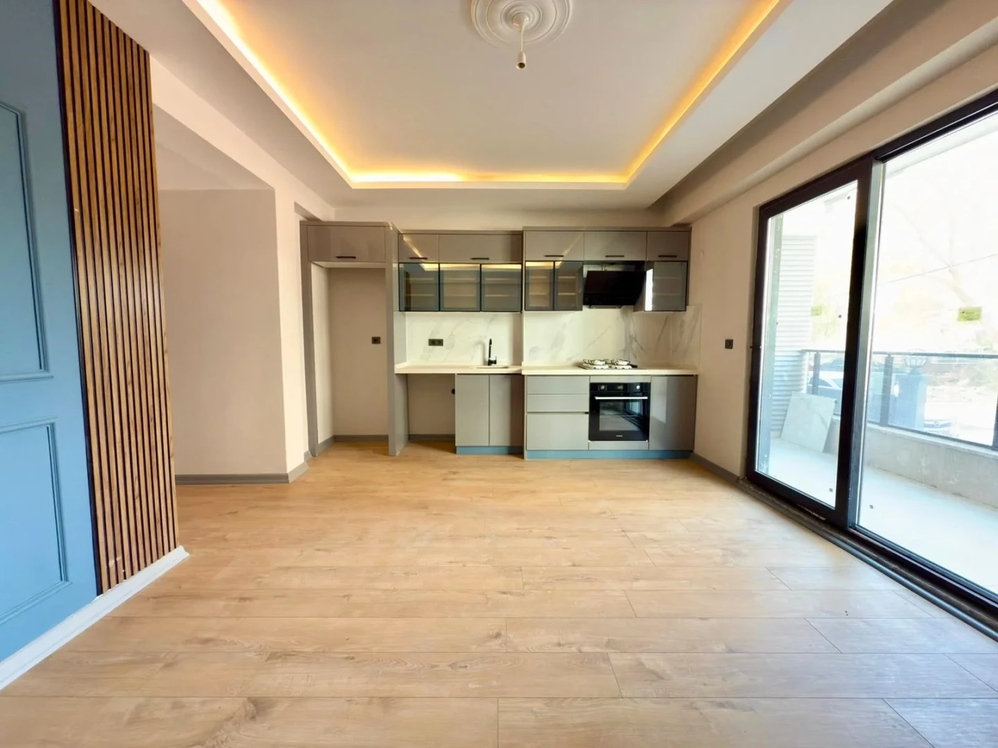 YÜKSELDEN ALTINKUMDA DENİZE YAKIN ÖN CEPHE EBEVEYNLİ 2+1 DAİRE