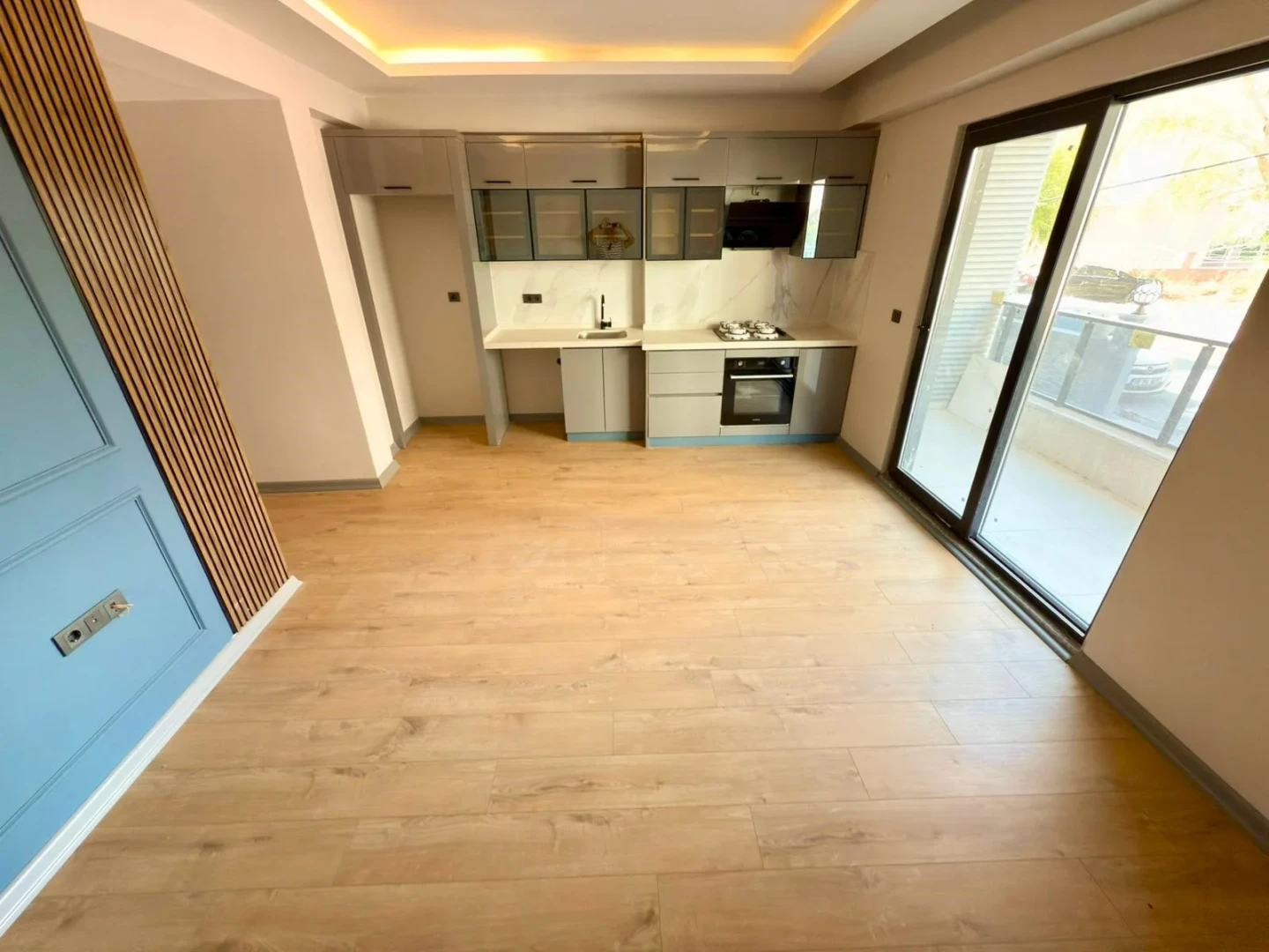 YÜKSELDEN ALTINKUMDA DENİZE YAKIN ÖN CEPHE EBEVEYNLİ 2+1 DAİRE