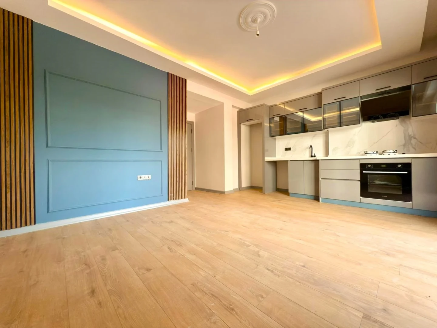 YÜKSELDEN ALTINKUMDA DENİZE YAKIN ÖN CEPHE EBEVEYNLİ 2+1 DAİRE