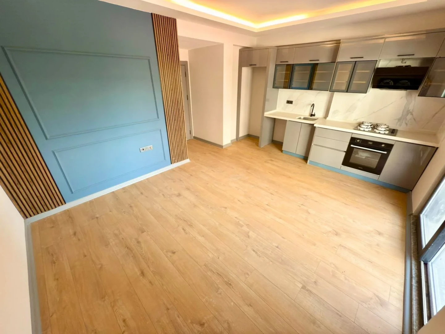 YÜKSELDEN ALTINKUMDA DENİZE YAKIN ÖN CEPHE EBEVEYNLİ 2+1 DAİRE