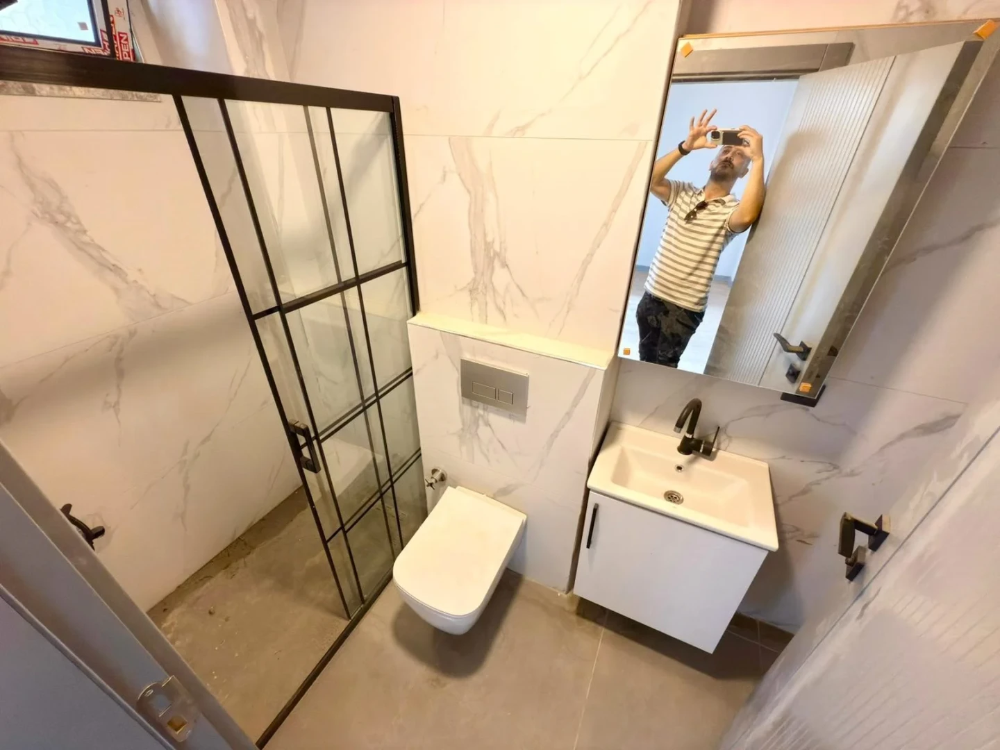 YÜKSELDEN ALTINKUMDA DENİZE YAKIN ÖN CEPHE EBEVEYNLİ 2+1 DAİRE
