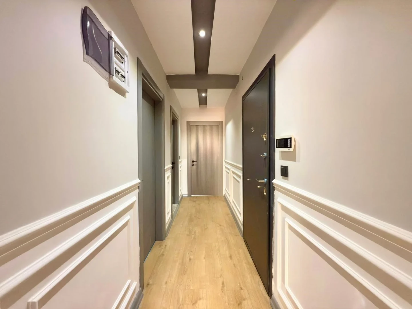 YÜKSELDEN ALTINKUMDA DENİZE YAKIN ÖN CEPHE EBEVEYNLİ 2+1 DAİRE