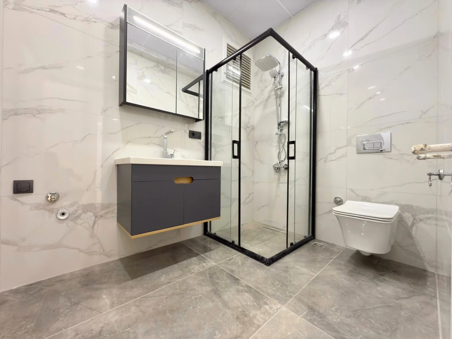 YÜKSELDEN ALTINKUMDA ULTRA LÜX SATILIK 2+1ÖN CEPHE SATILIK DAİRE