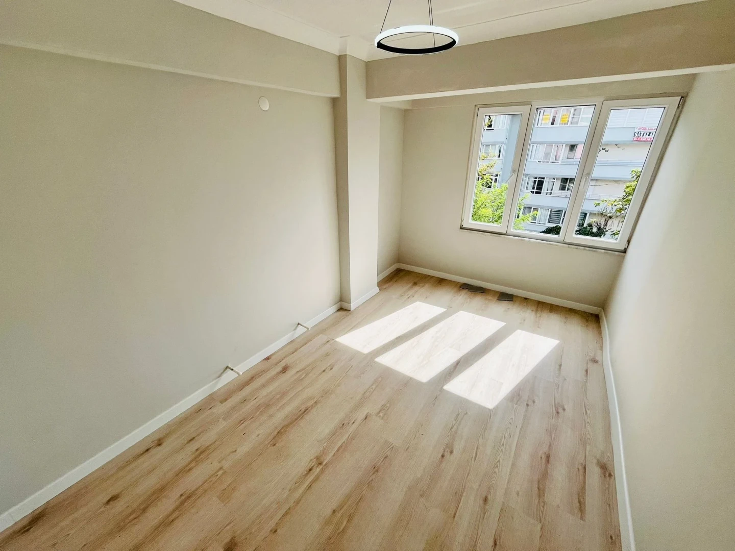YÜKSELDEN İKİZÇAYDA YEŞİL MANZARALI ARA KAT ULTRA LÜKS 2+1 DAİRE