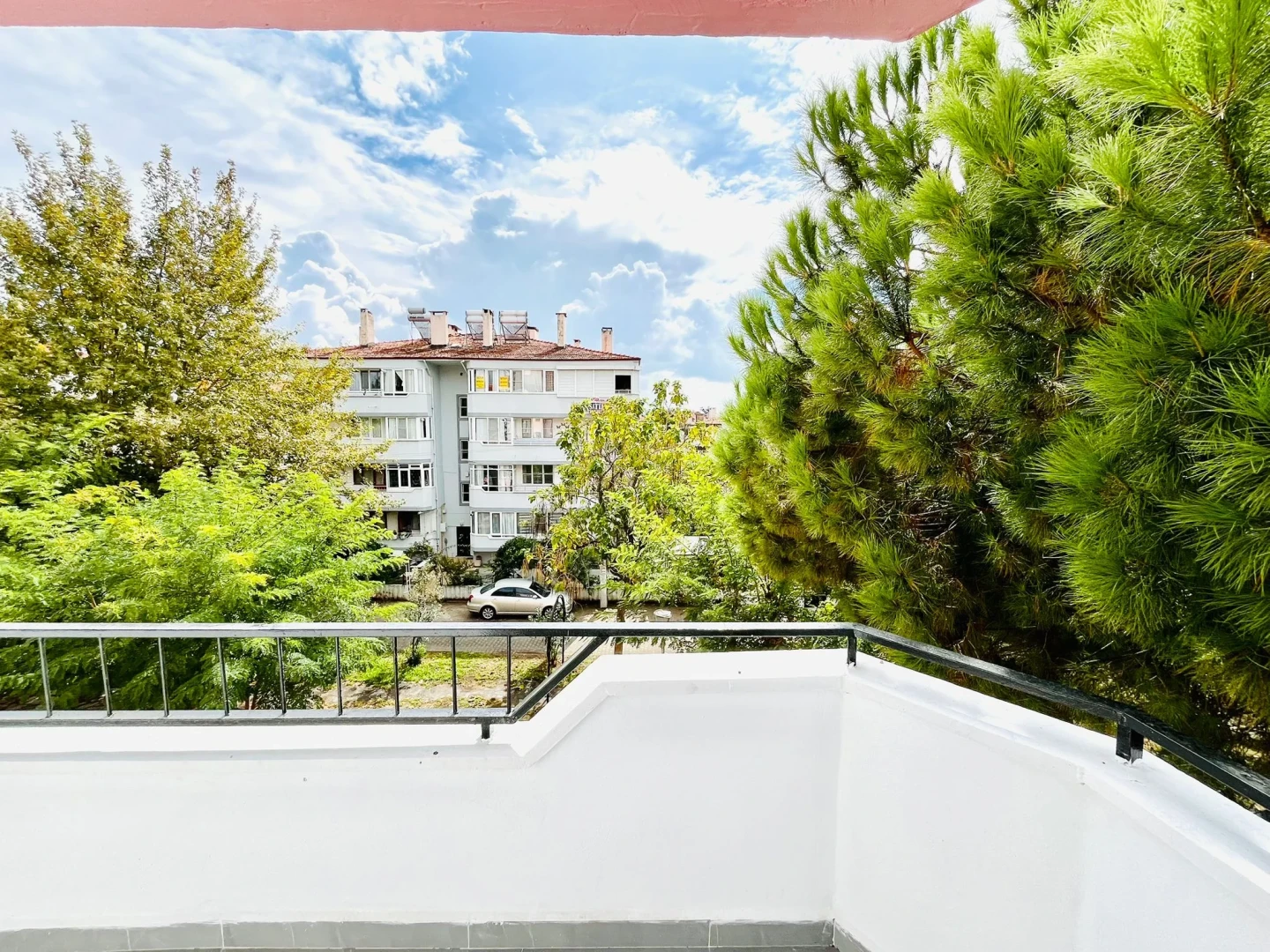 YÜKSELDEN İKİZÇAYDA YEŞİL MANZARALI ARA KAT ULTRA LÜKS 2+1 DAİRE