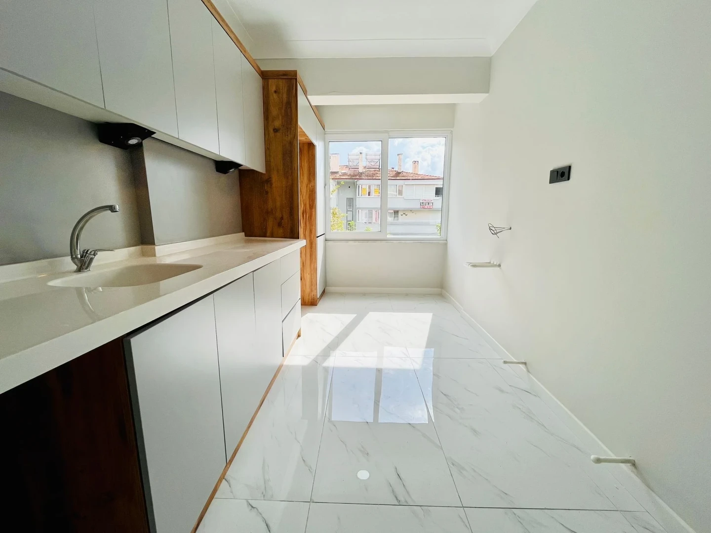 YÜKSELDEN İKİZÇAYDA YEŞİL MANZARALI ARA KAT ULTRA LÜKS 2+1 DAİRE