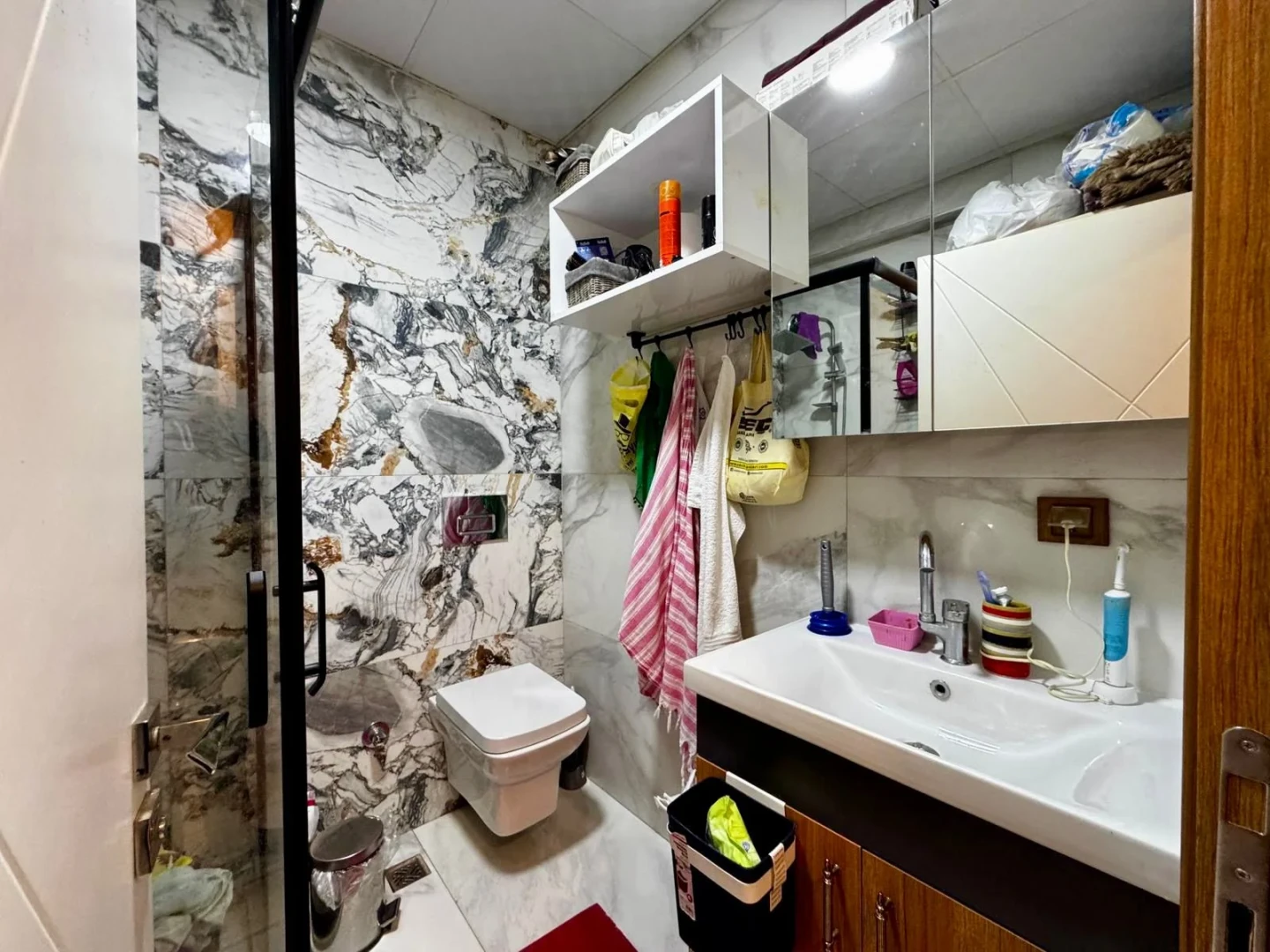 YÜKSELDEN AKÇAYDA LÜX VE GENİŞ ÖN CEPHE SATILIK FIRSAT 1+1 DAİRE