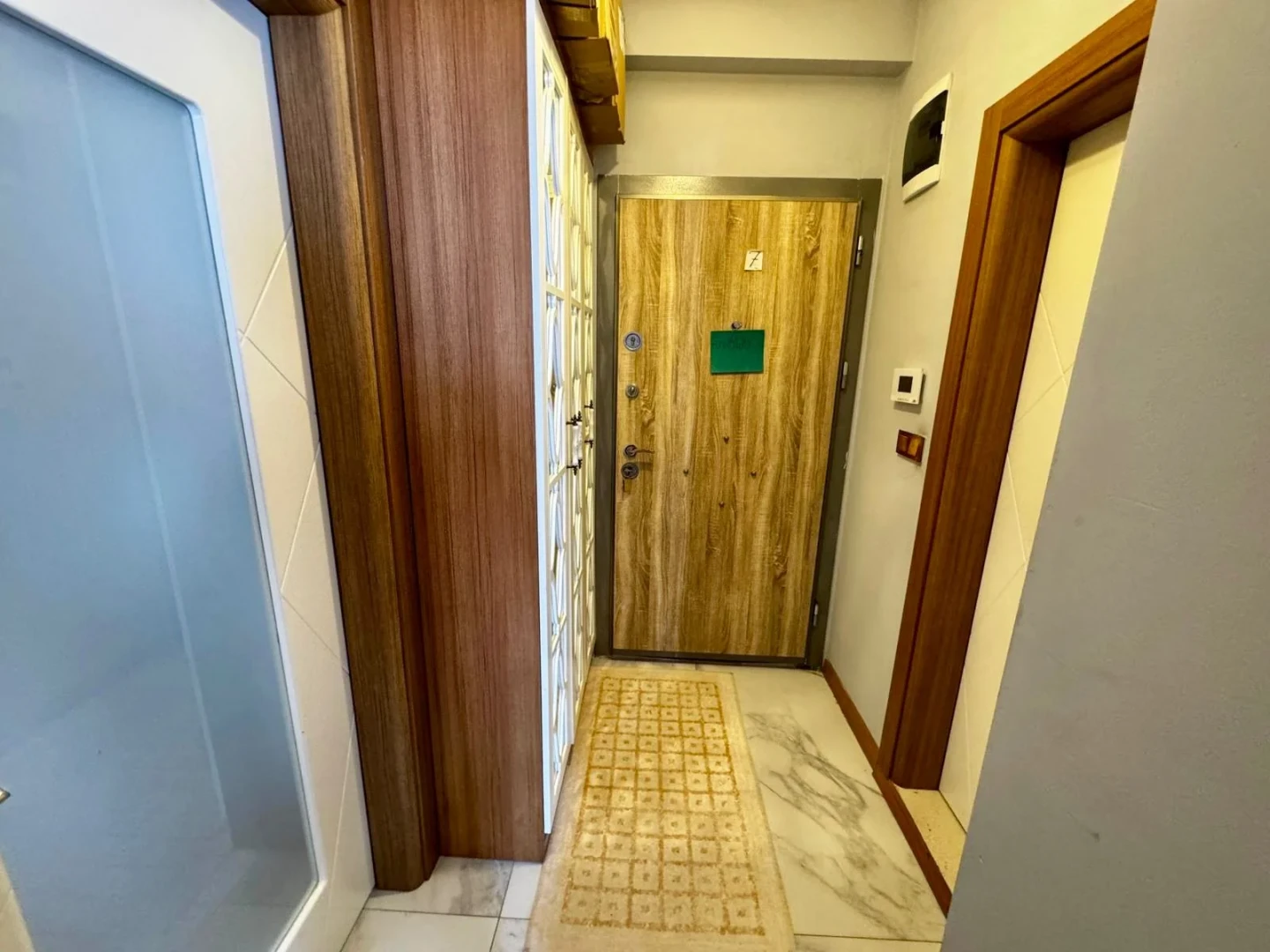 YÜKSELDEN AKÇAYDA LÜX VE GENİŞ ÖN CEPHE SATILIK FIRSAT 1+1 DAİRE