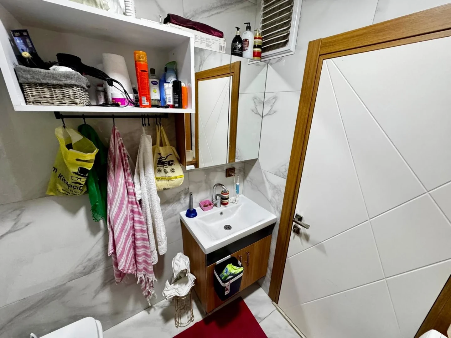 YÜKSELDEN AKÇAYDA LÜX VE GENİŞ ÖN CEPHE SATILIK FIRSAT 1+1 DAİRE