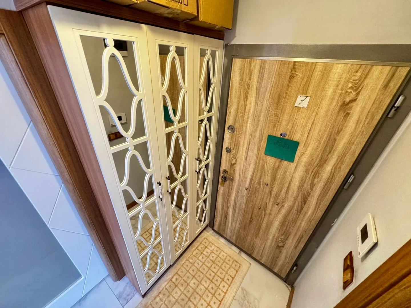 YÜKSELDEN AKÇAYDA LÜX VE GENİŞ ÖN CEPHE SATILIK FIRSAT 1+1 DAİRE
