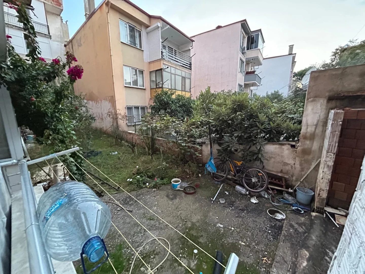 YÜKSELDEN EDREMİT'TE 2+1 HOBİ BAHÇELİ FULL EŞYALI DOĞALGAZLI SATILIK DAİRE
