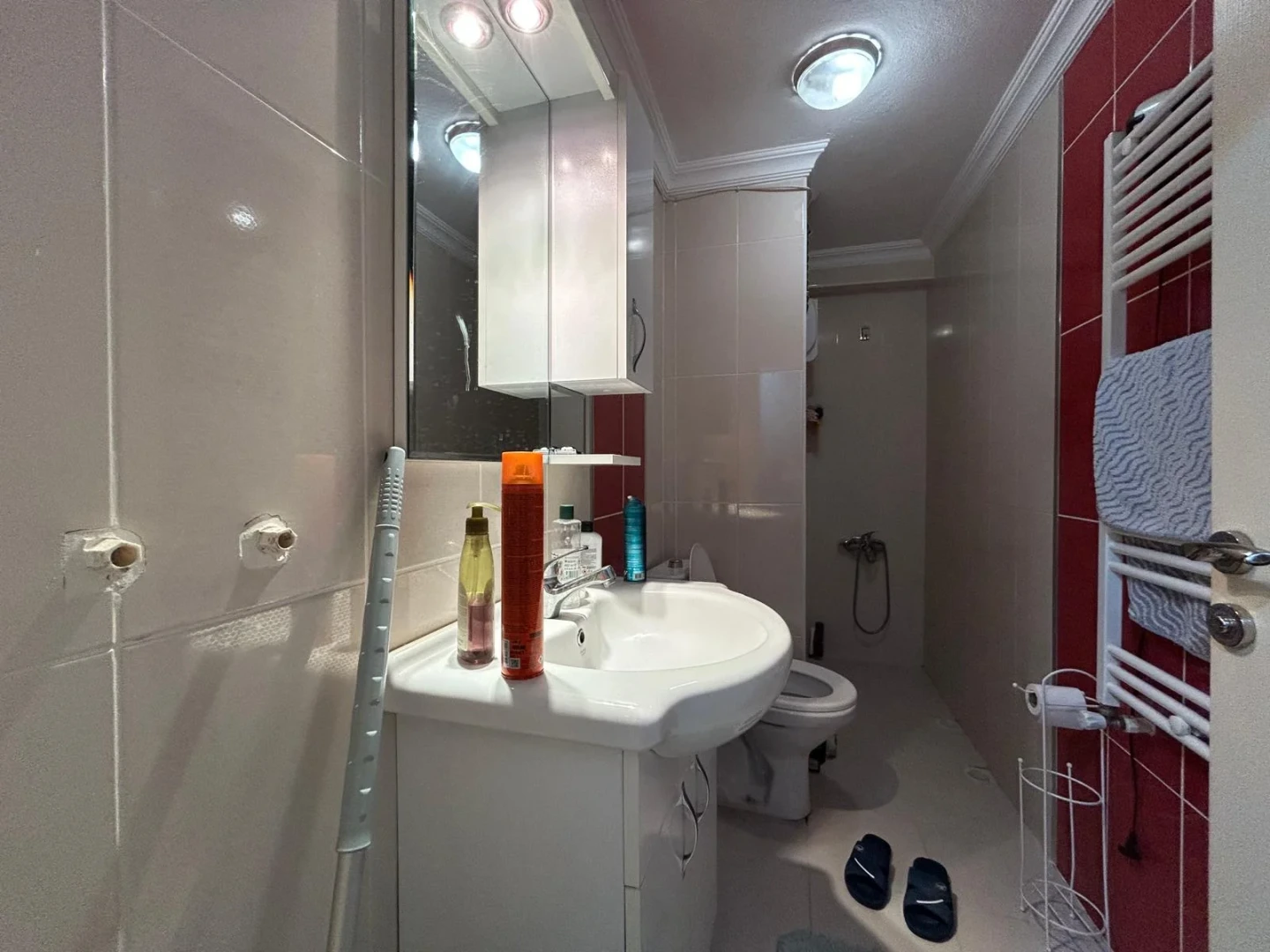YÜKSELDEN EDREMİT'TE 2+1 HOBİ BAHÇELİ FULL EŞYALI DOĞALGAZLI SATILIK DAİRE