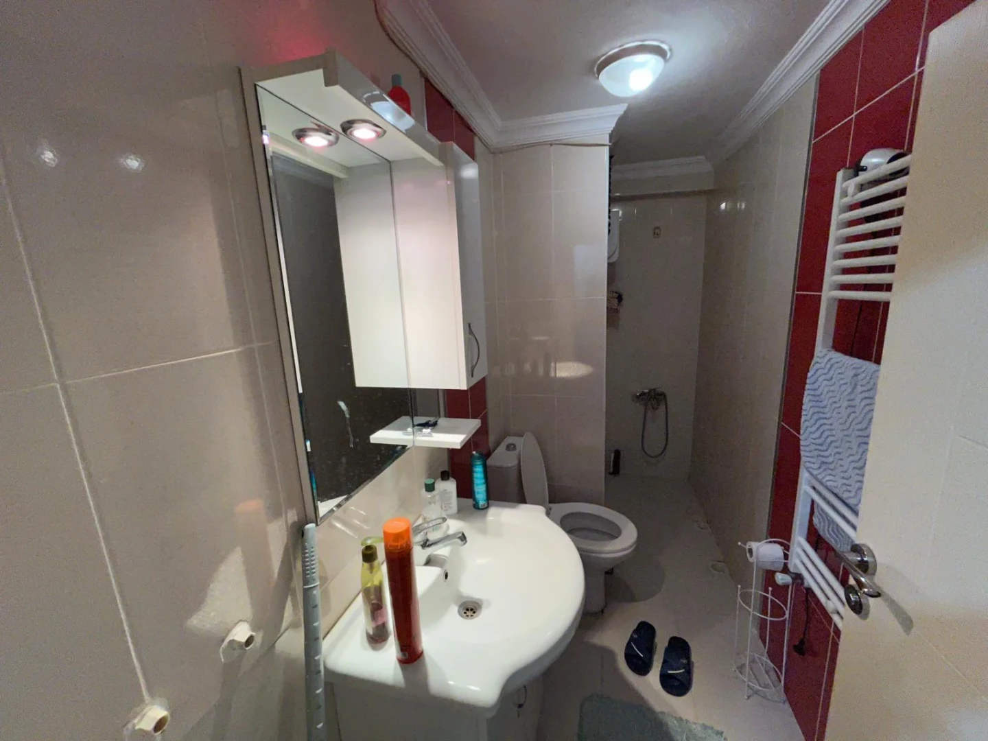 YÜKSELDEN EDREMİT'TE 2+1 HOBİ BAHÇELİ FULL EŞYALI DOĞALGAZLI SATILIK DAİRE