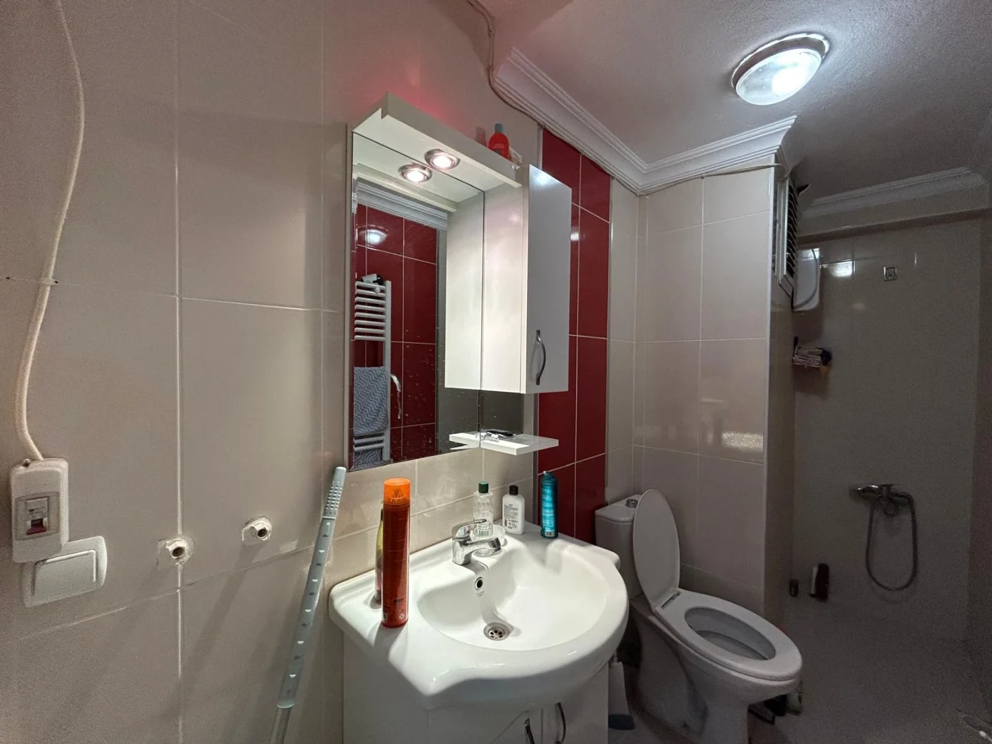 YÜKSELDEN EDREMİT'TE 2+1 HOBİ BAHÇELİ FULL EŞYALI DOĞALGAZLI SATILIK DAİRE