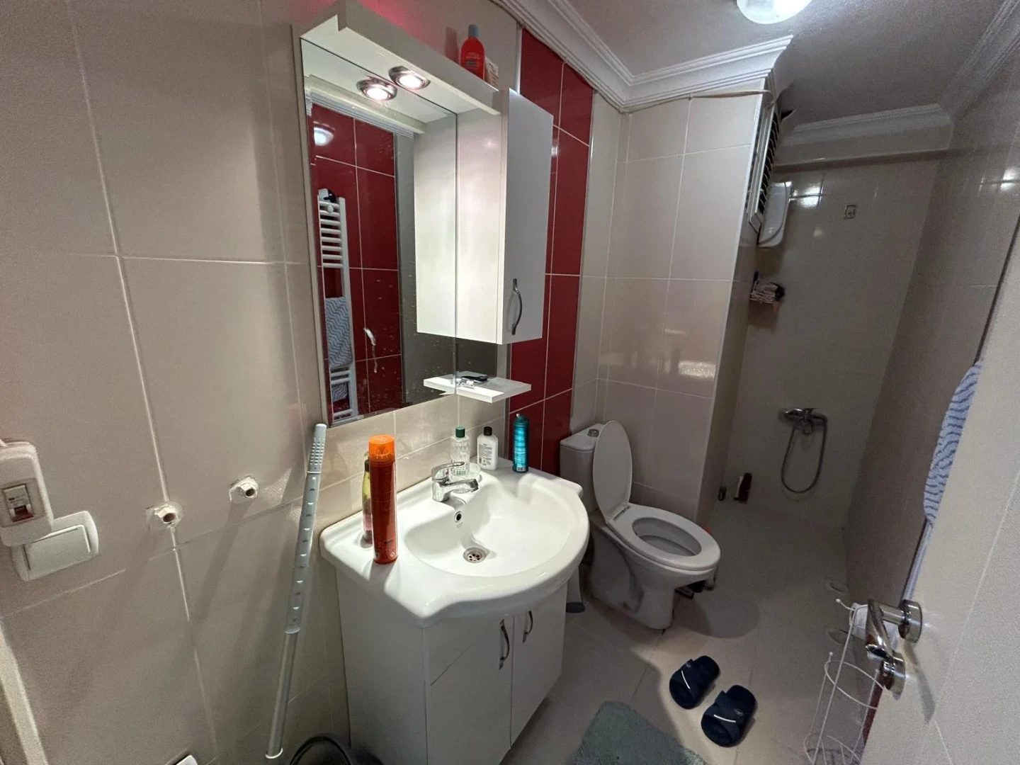 YÜKSELDEN EDREMİT'TE 2+1 HOBİ BAHÇELİ FULL EŞYALI DOĞALGAZLI SATILIK DAİRE