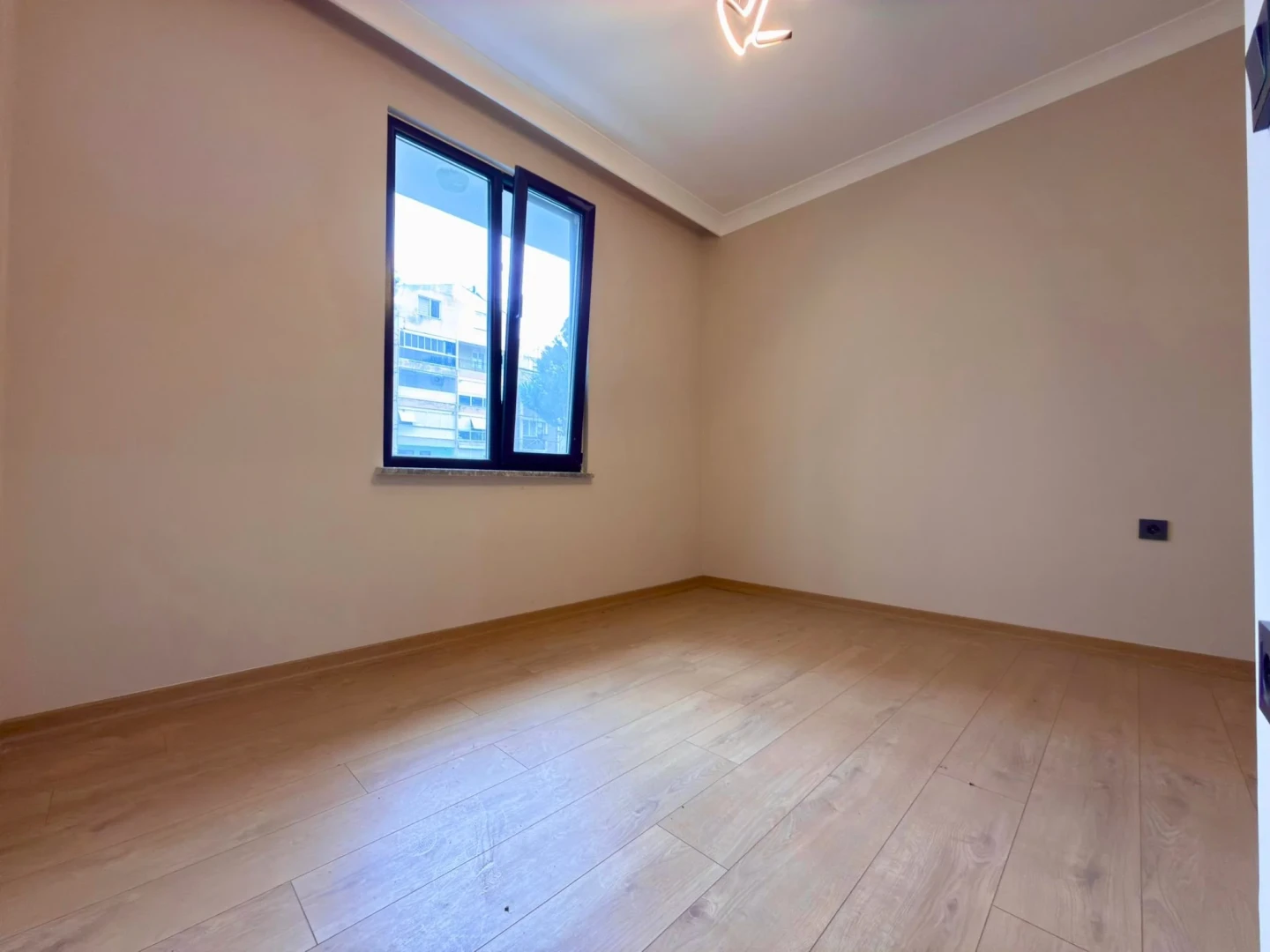 YÜKSEL'DEN ALTINKUM'DA ULTRA LUX SIFIR EBEVEYN BANYOLU 2+1 DAİRE