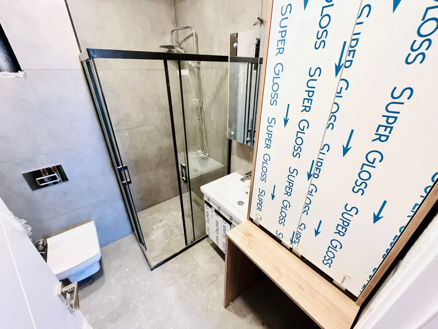 YÜKSELDEN ALTINKUMDA ARA KAT FORE KAZIKLI ULTRA LÜX 1+1 DAİRE