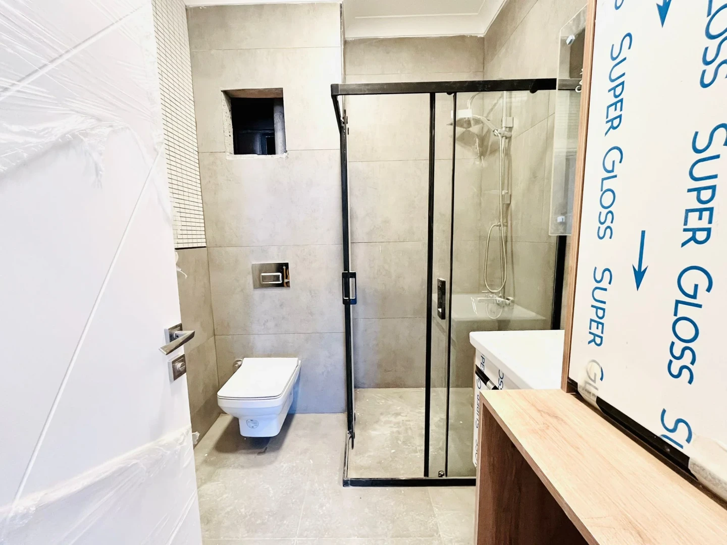 YÜKSELDEN ALTINKUMDA ARA KAT SIFIR ULTRA LÜX GENİŞ 1+1 DAİRE