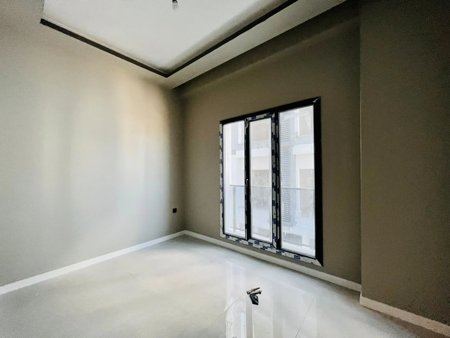 YÜKSELDEN ALTINKUMDA ARA KAT SIFIR ULTRA LÜX GENİŞ 1+1 DAİRE