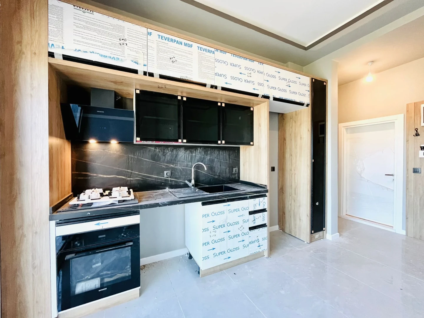 YÜKSELDEN ALTINKUMDA ARA KAT SIFIR ULTRA LÜX GENİŞ 1+1 DAİRE