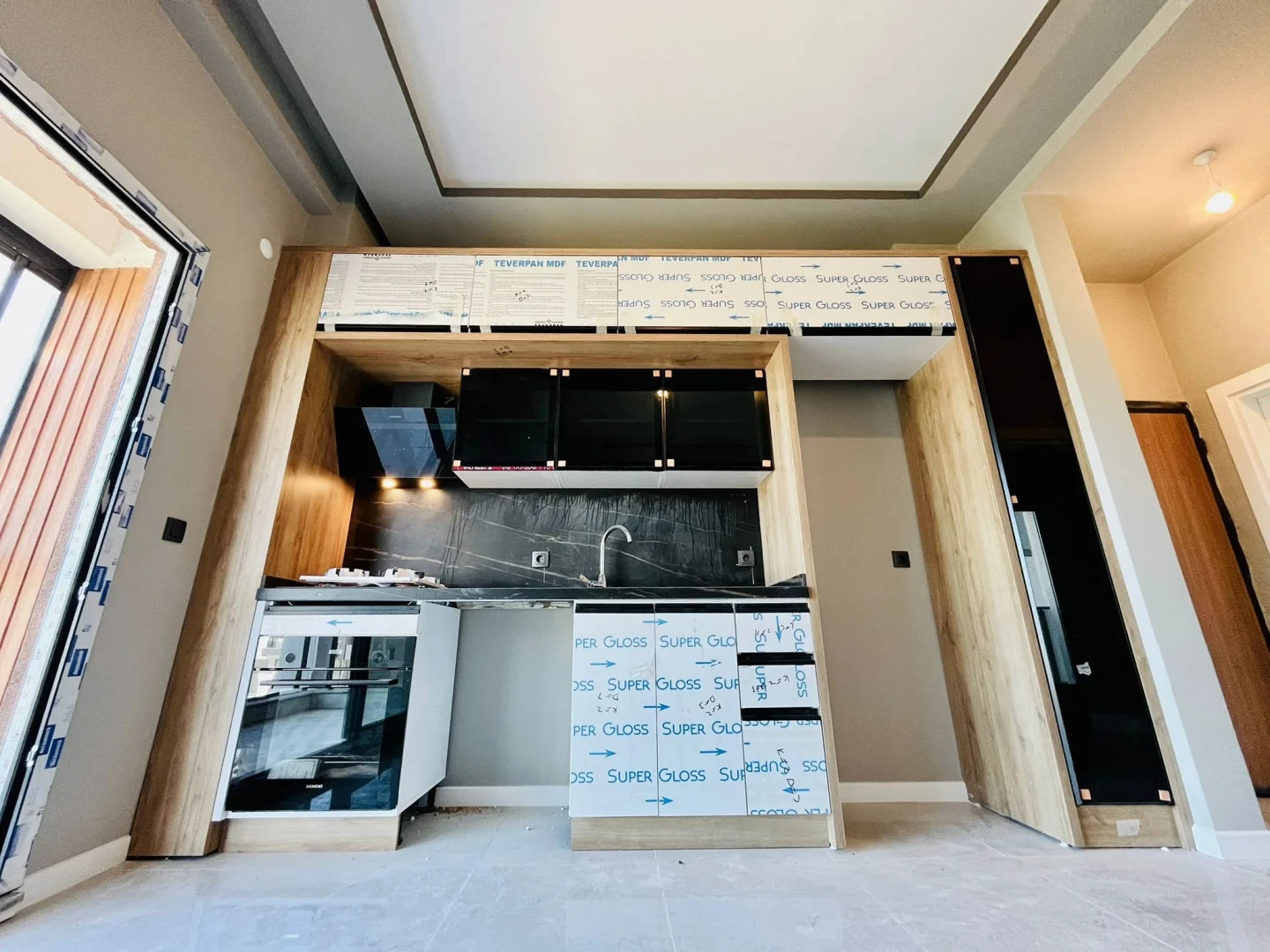 YÜKSELDEN ALTINKUMDA ARA KAT SIFIR ULTRA LÜX GENİŞ 1+1 DAİRE