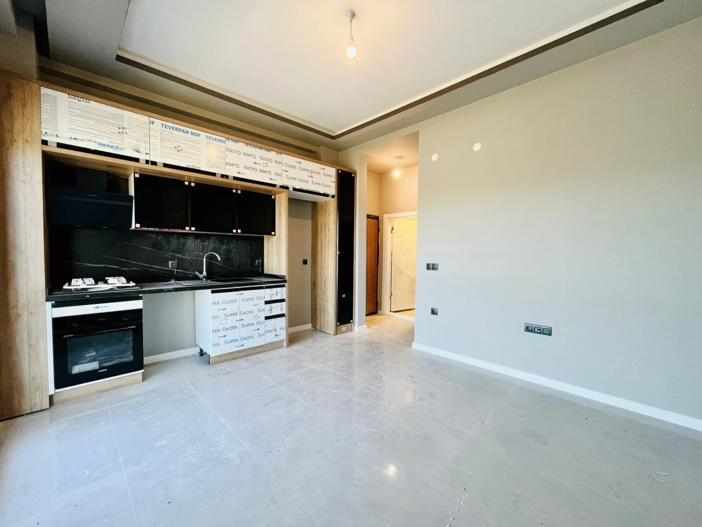YÜKSELDEN ALTINKUMDA ARA KAT SIFIR ULTRA LÜX GENİŞ 1+1 DAİRE