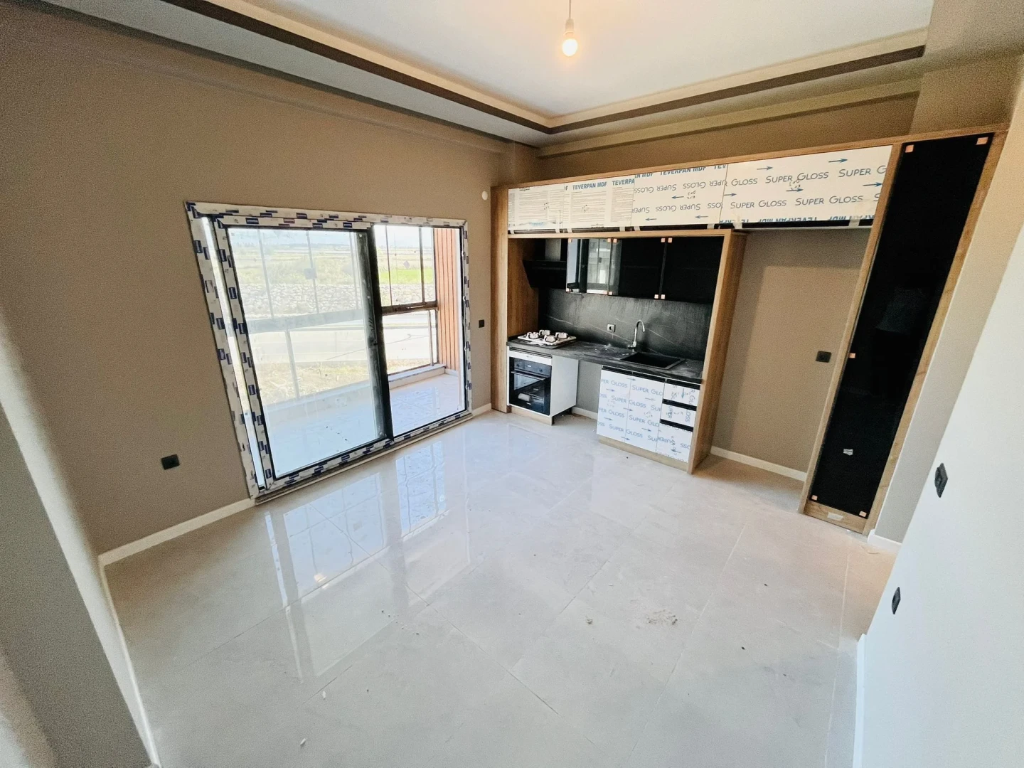 YÜKSELDEN ALTINKUMDA ARA KAT SIFIR ULTRA LÜX GENİŞ 1+1 DAİRE