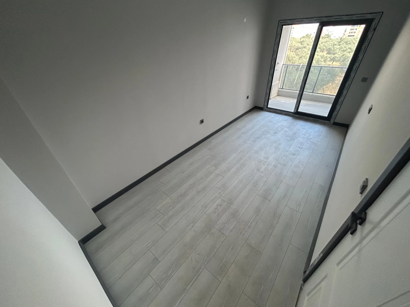 YÜKSEL'DEN KADIKÖY'DE DOĞALGAZLI ARA KAT 2+1 FIRSAT DAİRESİ !!
