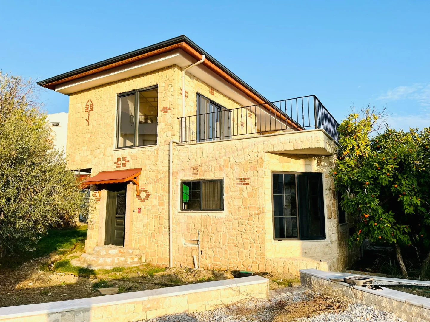 YETKİSİ YÜKSELDE 591 M2 ÖZEL OTOPARKLI MANZARALI BAĞIMSIZ VİLLA