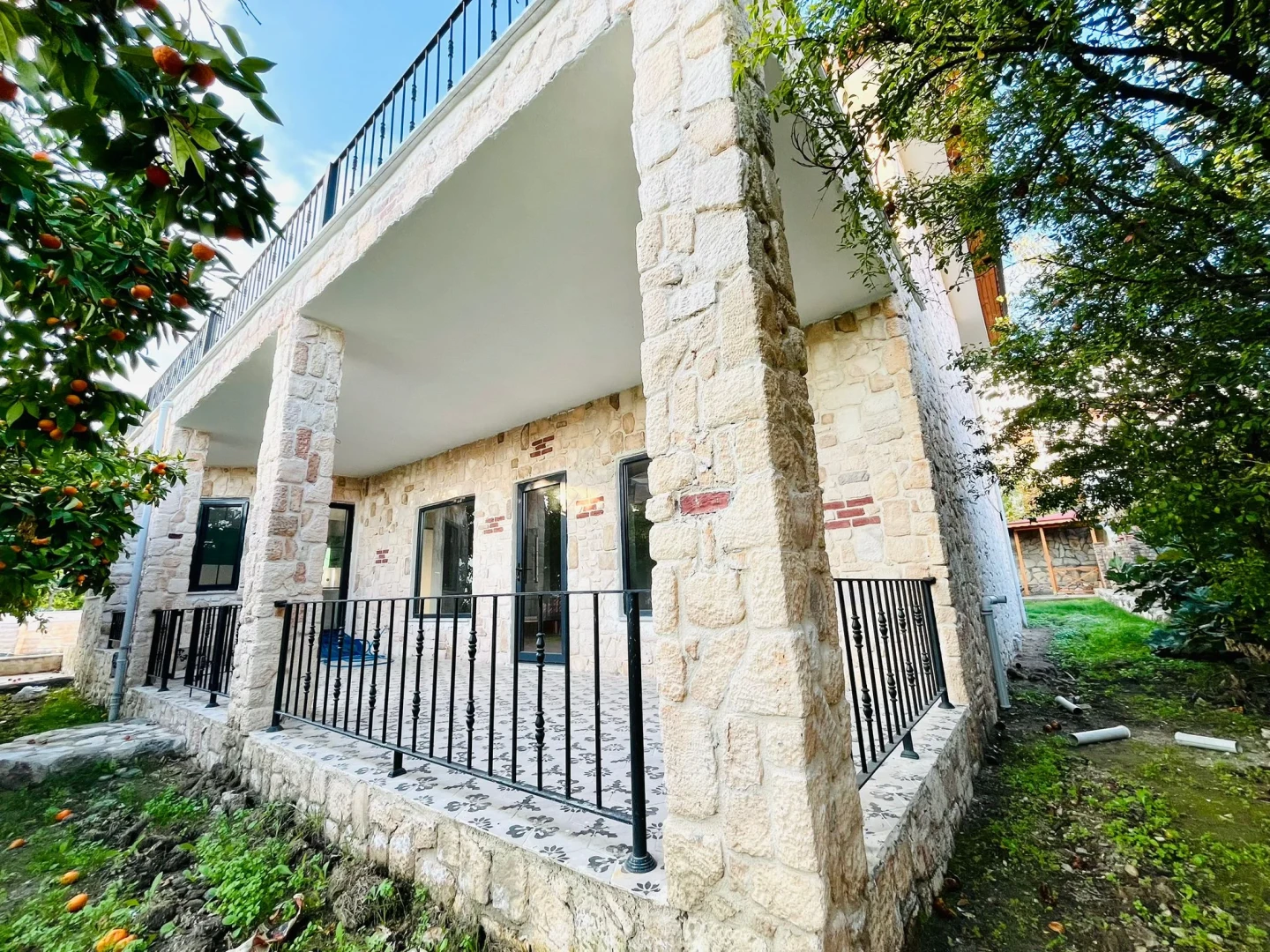 YETKİSİ YÜKSELDE 591 M2 ÖZEL OTOPARKLI MANZARALI BAĞIMSIZ VİLLA