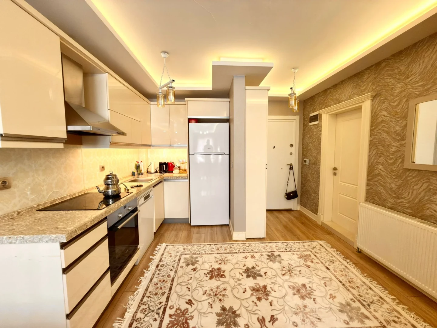 YÜKSELDEN ALTINKUMDA DONANIMLI SİTEDE ÖN CEPHE SATILIK 1+1DAİRE