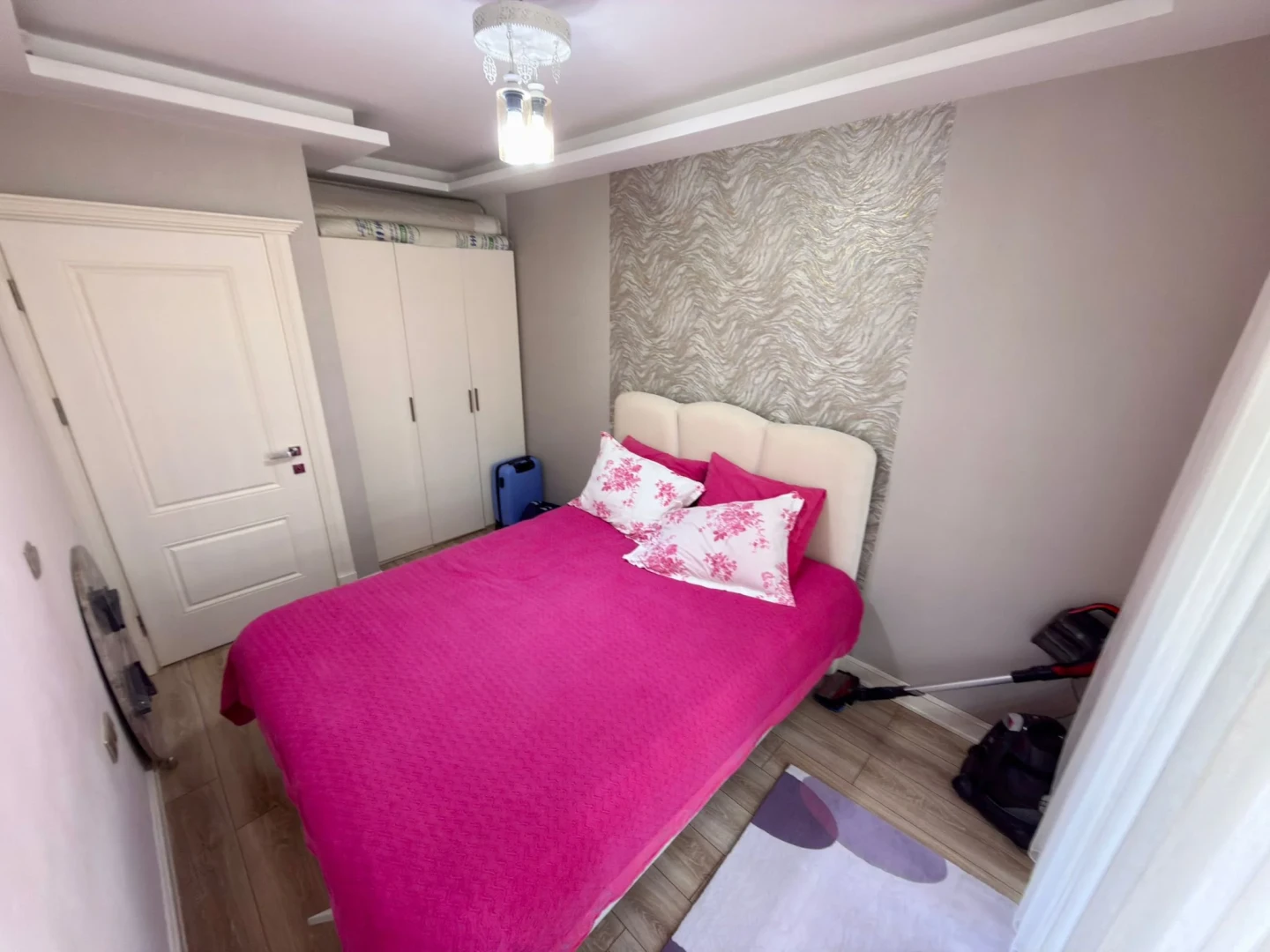 YÜKSELDEN ALTINKUMDA DONANIMLI SİTEDE ÖN CEPHE SATILIK 1+1DAİRE