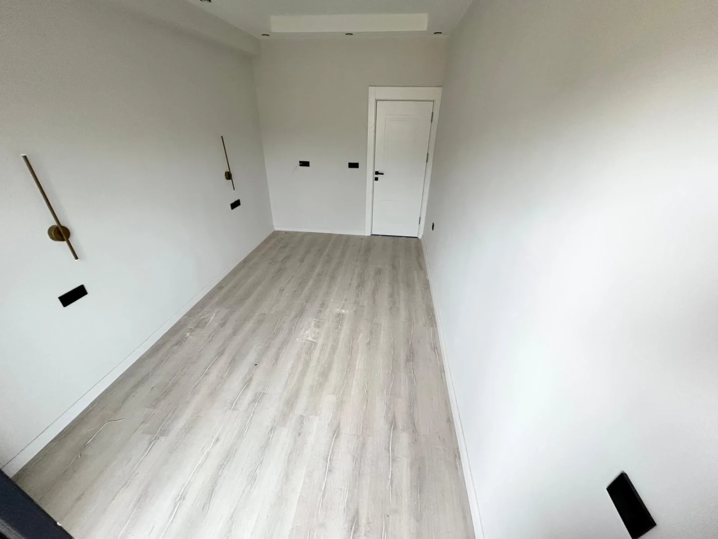 YÜKSELDEN EDREMİTTE K.OTOPARKLI YÜZME HAVUZLU DOĞALGAZLI 1+1 DAİRE