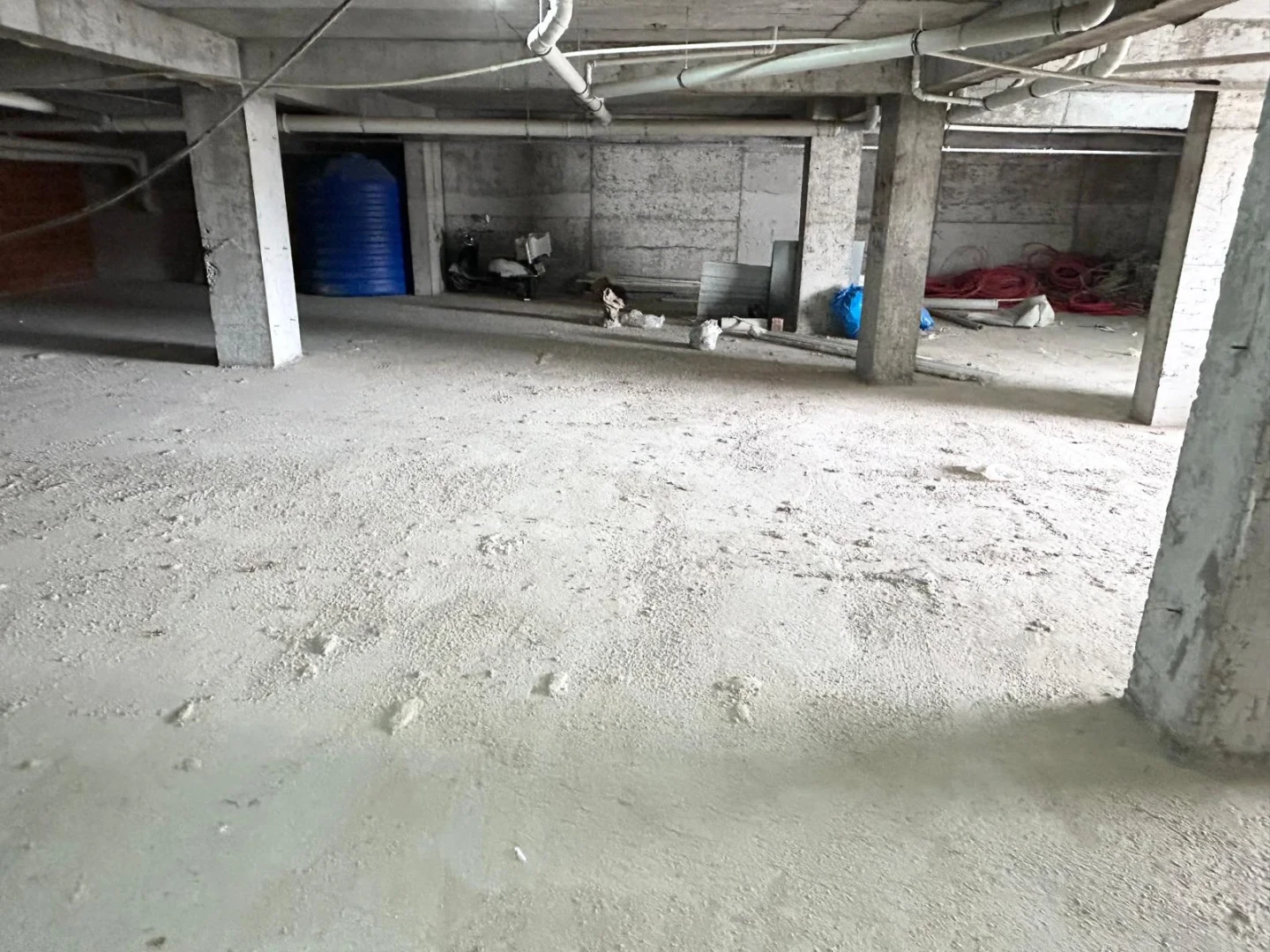 YÜKSELDEN EDREMİTTE K.OTOPARKLI YÜZME HAVUZLU DOĞALGAZLI 1+1 DAİRE