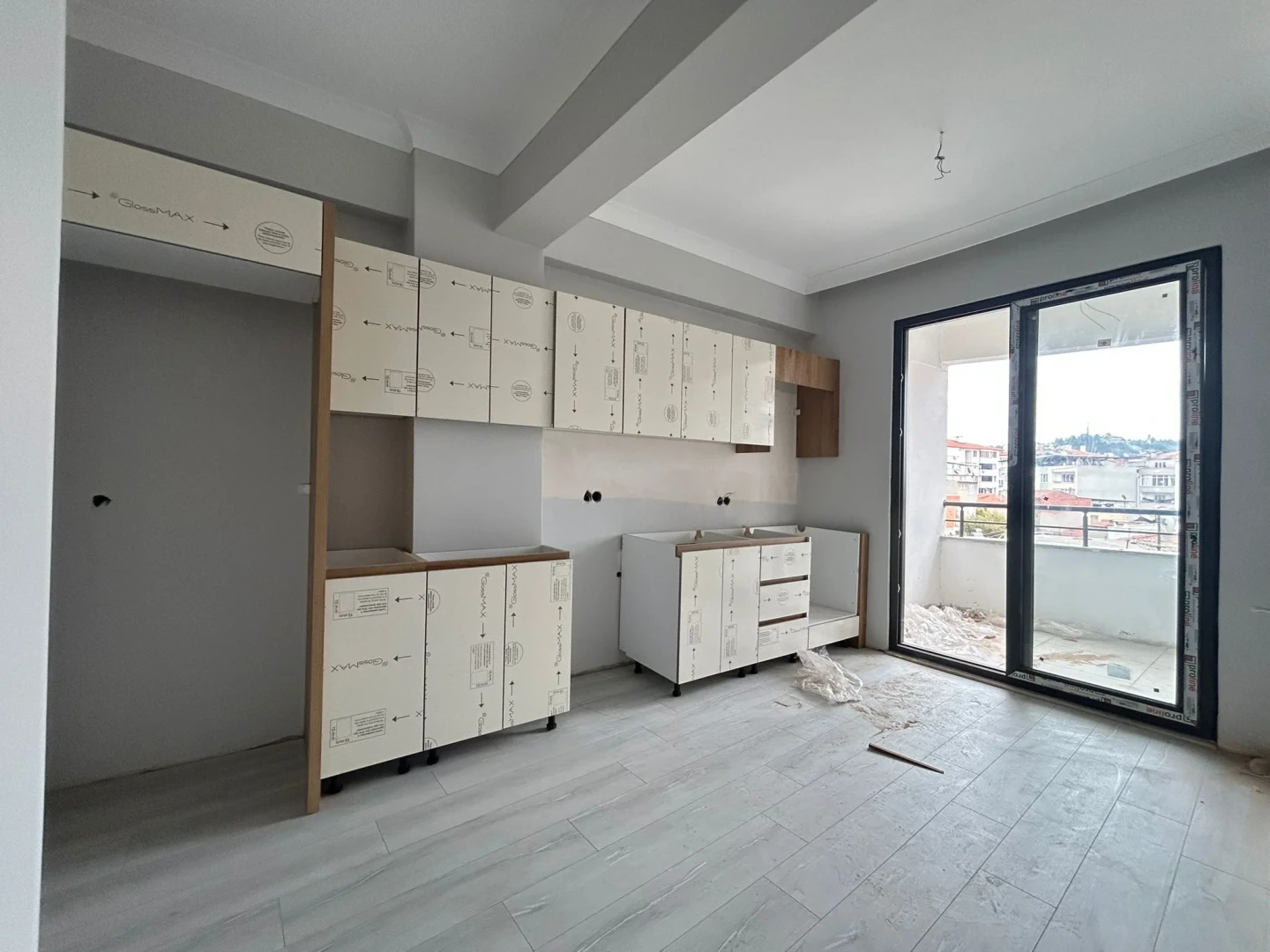 *YÜKSEL'DEN TUZCUMURAT'TA AYRI MUTFAK DOGALGAZLI 3+1 SIFIR DAİRE