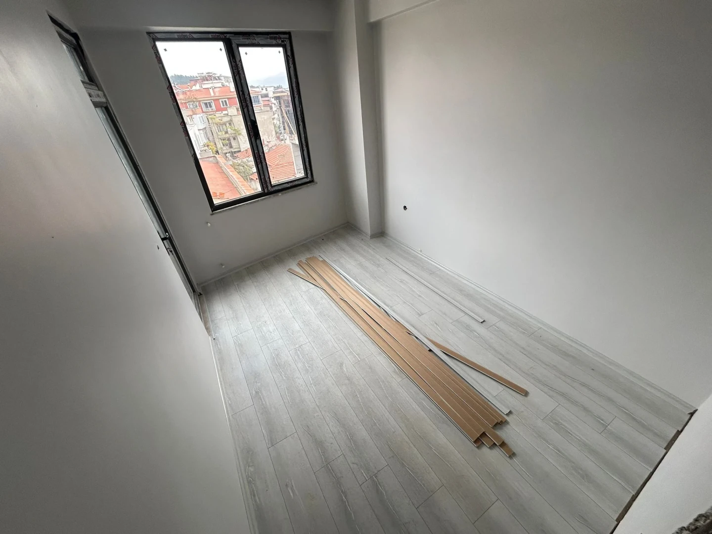 *YÜKSEL'DEN TUZCUMURAT'TA AYRI MUTFAK DOGALGAZLI 3+1 SIFIR DAİRE