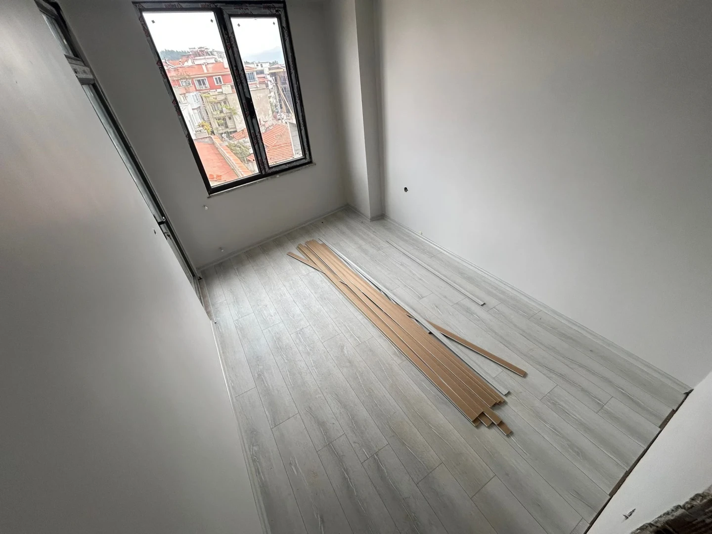 *YÜKSEL'DEN TUZCUMURAT'TA AYRI MUTFAK DOGALGAZLI 3+1 SIFIR DAİRE