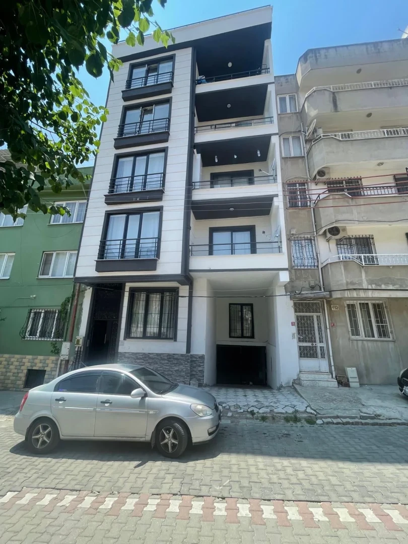 YÜKSEL'DEN EDREMİT MERKEZ'DE ÖN CEPHE ARAKAT 1+1 DAİRE
