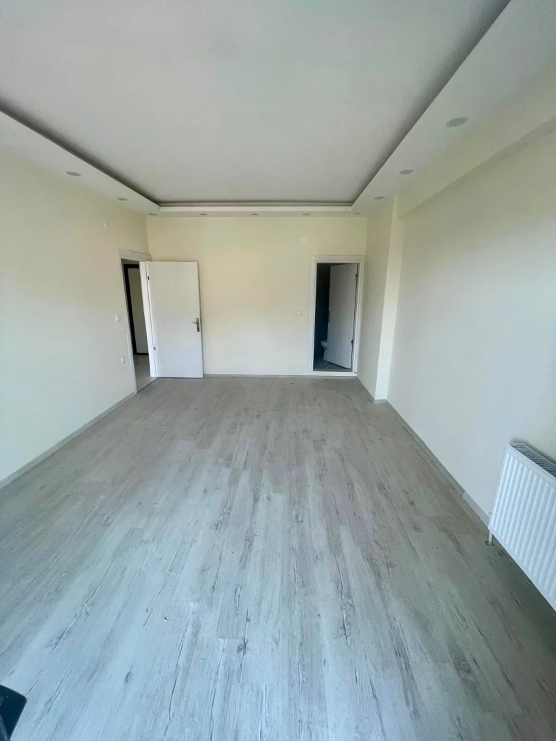 YÜKSEL'DEN EDREMİT MERKEZ'DE ÖN CEPHE ARAKAT 1+1 DAİRE