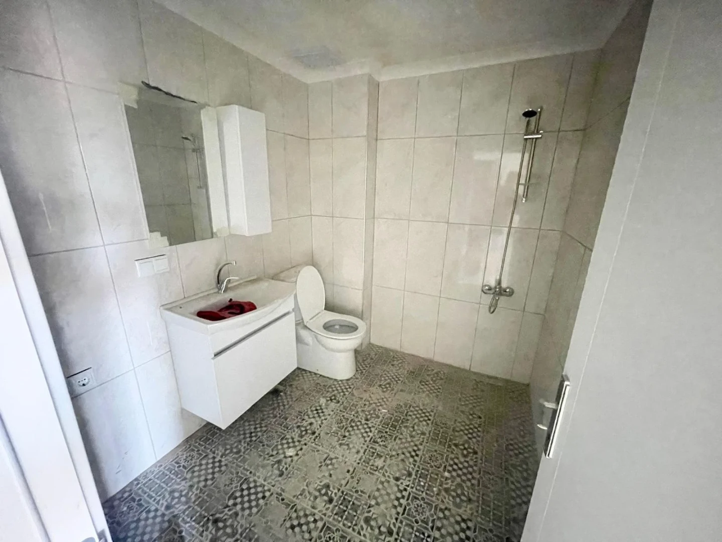 YÜKSEL'DEN EDREMİT MERKEZ'DE ÖN CEPHE ARAKAT 1+1 DAİRE