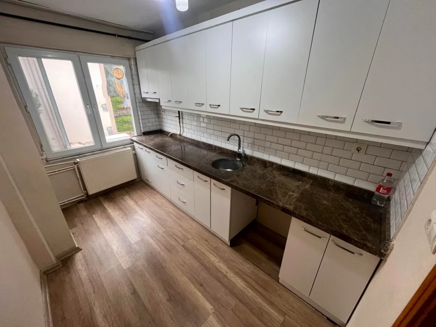 YÜKSEL'DEN CUMHURİYET'TE ŞAHANE KONUMDA KAPALI MUTFAK 2+1 DAİRE