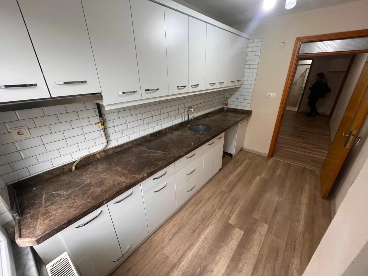 YÜKSEL'DEN CUMHURİYET'TE ŞAHANE KONUMDA KAPALI MUTFAK 2+1 DAİRE