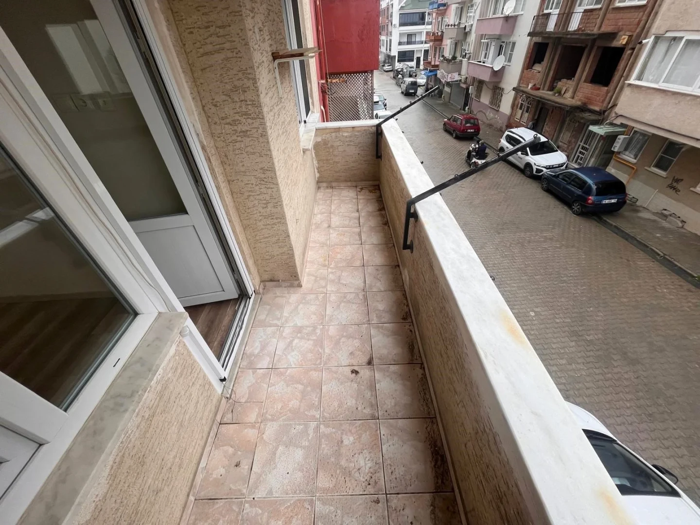 YÜKSEL'DEN CUMHURİYET'TE ŞAHANE KONUMDA KAPALI MUTFAK 2+1 DAİRE