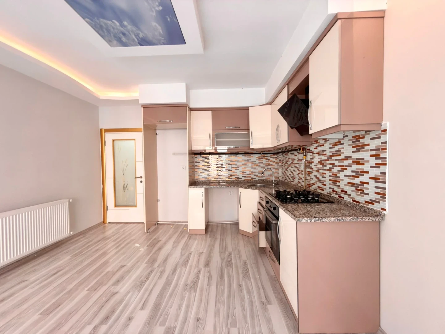 YÜKSELDEN ALTINKUMDA DOĞALGAZLI SIFIR AYARINDA ARAKAT 2+1 DAİRE