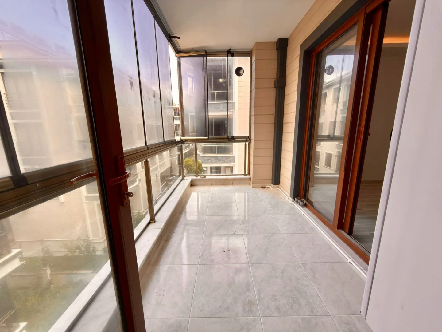 YÜKSELDEN ALTINKUMDA DOĞALGAZLI SIFIR AYARINDA ARAKAT 2+1 DAİRE