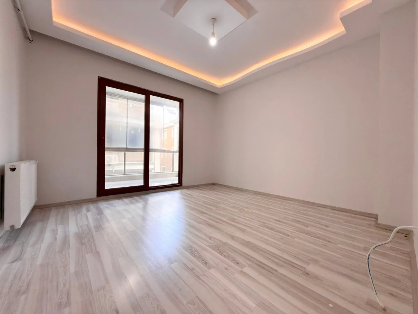 YÜKSELDEN ALTINKUMDA DOĞALGAZLI SIFIR AYARINDA ARAKAT 2+1 DAİRE